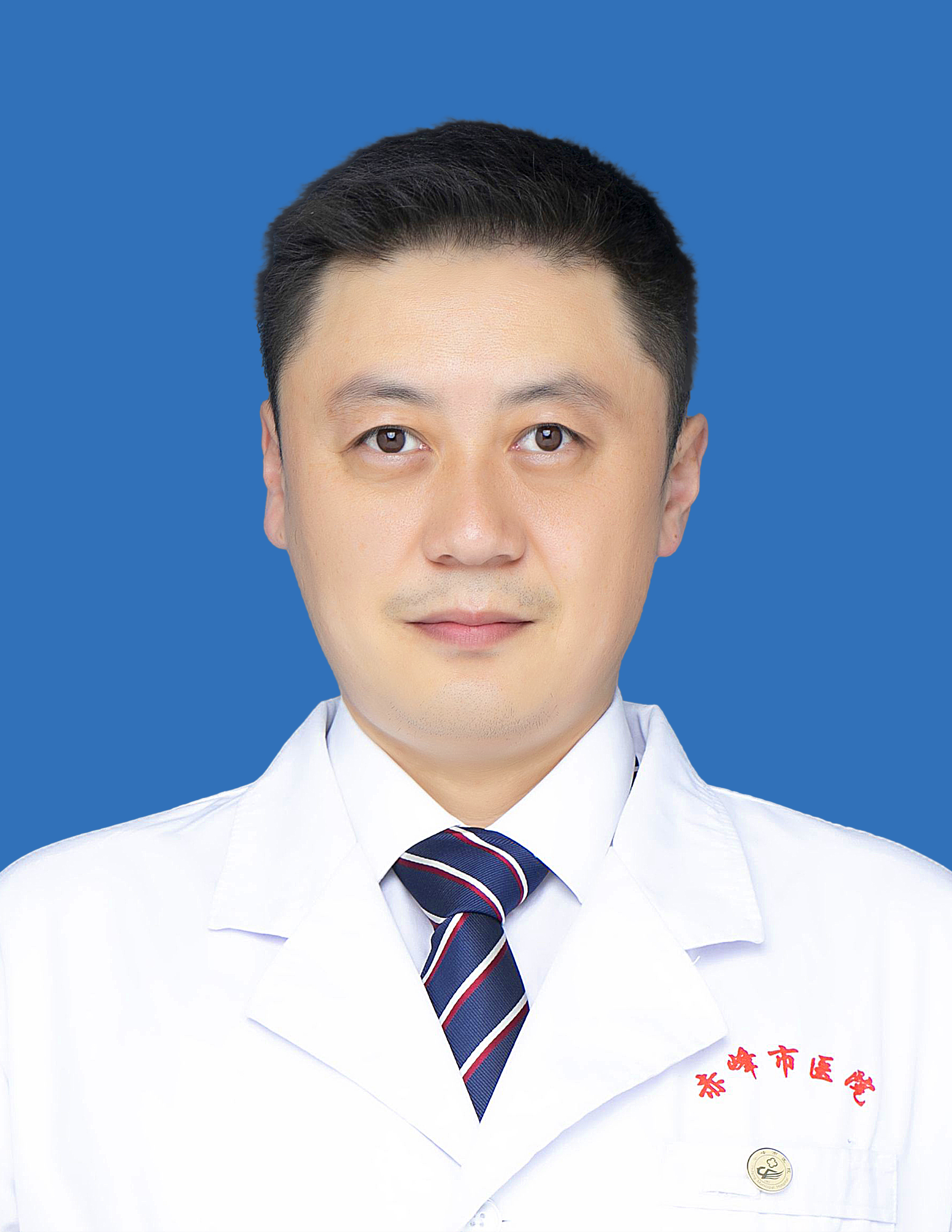 职称:副主任医师医生简介:李鑫,男,副主任医师,荣获第七届全国高等